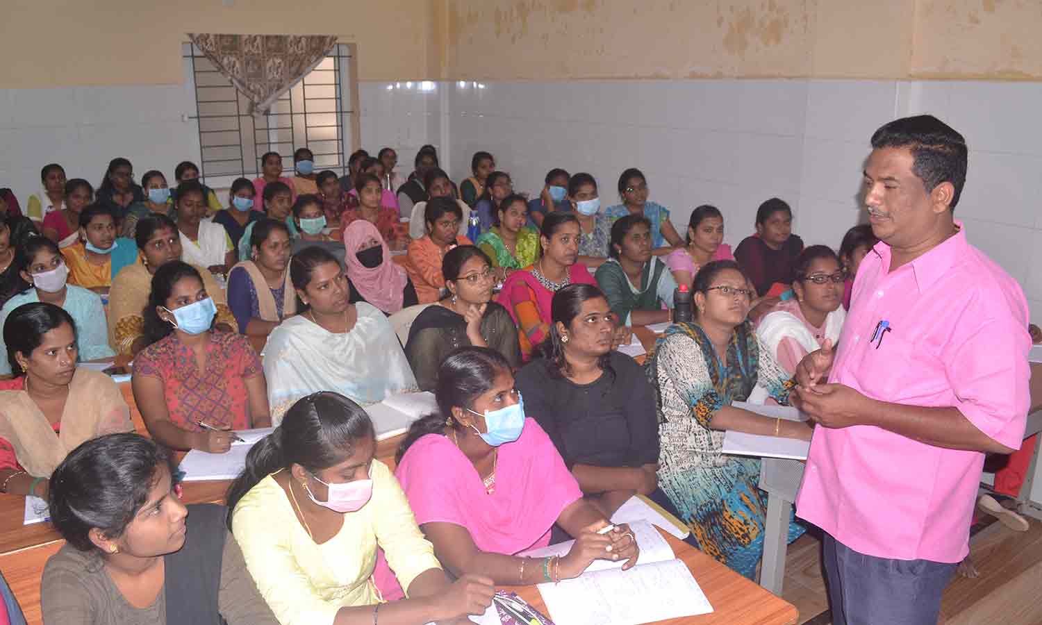 இளநிலை-முதுநிலை எழுத்தருக்கு பயிற்சி முகாம்