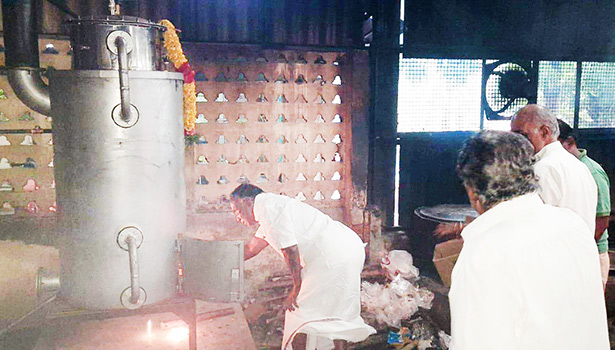 கோரக்க சித்தர் ஆசிரமத்திற்கு நீராவி சமையல் எந்திரம் வழங்கல்