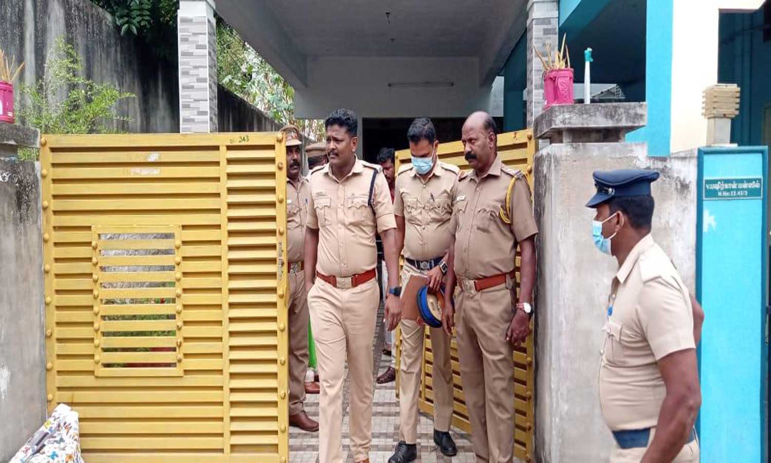 பெட்ரோல் குண்டு வீசிய வழக்கில் கைதானவர் வீட்டில் நடத்திய சோதனை அறிக்கையை கோர்ட்டில் தாக்கல் செய்வோம்