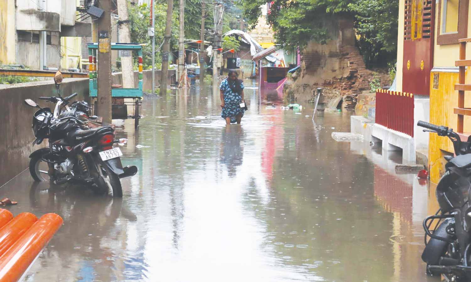 வேலூரில் பலத்த மழை