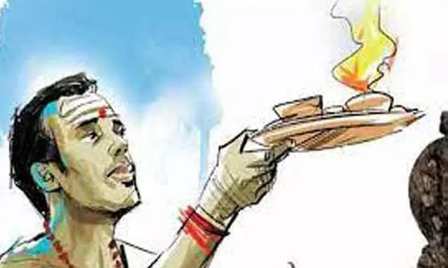 சத்தியமங்கலம் அருகே வினோதம்: கோவில் பூசாரியாக 11-ம் வகுப்பு மாணவர் தேர்வு