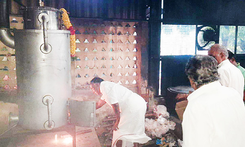 கோரக்க சித்தர் ஆசிரமத்திற்கு நீராவி சமையல் எந்திரம் வழங்கல்