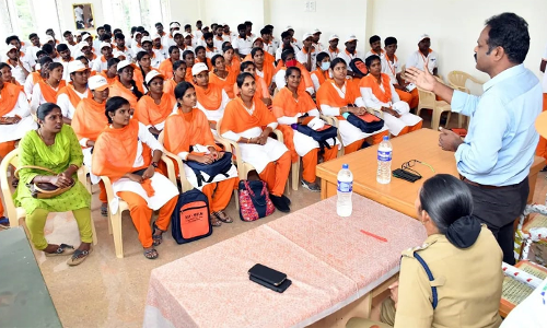 100 பேருக்கு இலவச ஓட்டுநர் பயிற்சி