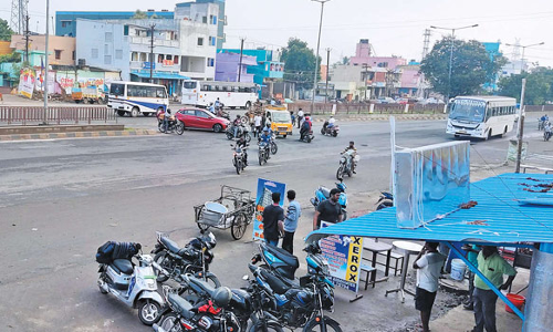 திருத்தேரி - பாரேரி இடையே சிக்னல் அமைக்க வேண்டும்: பொதுமக்கள் கோரிக்கை