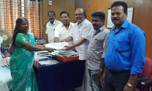 நலத்திட்டங்களை விரைந்து வழங்க வேண்டும் -  துறை இயக்குனரிடம் கென்னடி எம்.எல்.ஏ. மனு