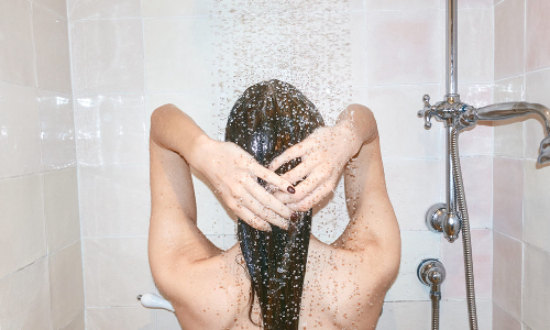அதிகமாக குளித்தால் சருமத்திற்கு என்ன பாதிப்பு நேரும்?
