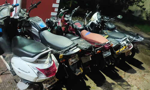 தியாகதுருகம் அருகே சூதாட்ட கும்பல் தப்பி ஓட்டம்