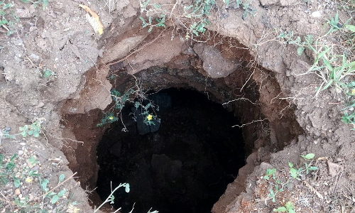 பானை வடிவத்தில் குழி