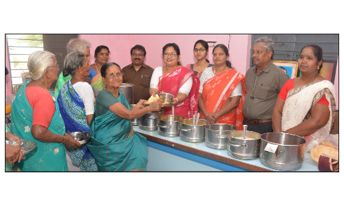 கிருஷ்ணகிரி ஆதரவற்ற முதியோர் காப்பகத்தில்  உலக வீடற்றோர் தினம் கடைபிடிப்பு