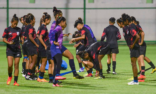 உலகக்கோப்பை ஜூனியர் மகளிர் கால்பந்து இன்று தொடக்கம்: இந்தியா - அமெரிக்கா மோதல்