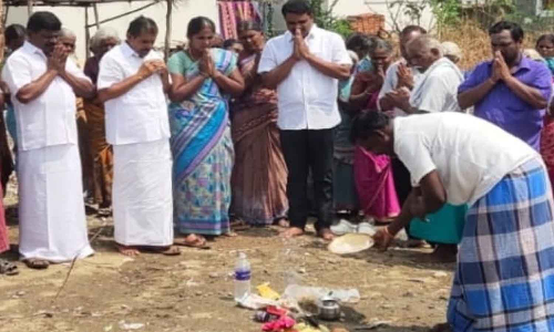 மொரட்டுபாளையம் ஊராட்சியில் சமுதாய கூடம் கட்ட பூமி பூஜை