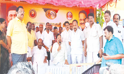 தி.மு.க. பொதுசெயலாளர் துரைமுருகனுக்கு பிரமாண்ட வரவேற்பு