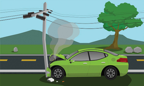 கார் மோதியதில் மின்கம்பம் உடைந்து விழுந்தது