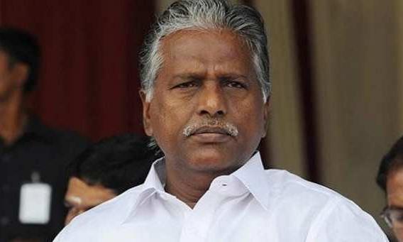 ஓ.பி.எஸ். அணிக்கு செல்லமாட்டேன்- வதந்திக்கு முற்றுப்புள்ளி வைத்த கே.பி.முனுசாமி ஓ.பி.எஸ். அணிக்கு செல்லமாட்டேன்- வதந்திக்கு முற்றுப்புள்ளி வைத்த கே.பி.முனுசாமி