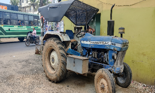 களியக்காவிளை அருகே   சட்டவிரோதமாக கருங்கல் உடைக்க பயன்படுத்திய எந்திரம் பறிமுதல்  களியக்காவிளை.
