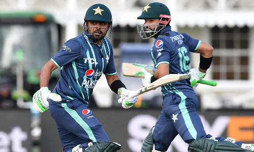 முத்தரப்பு தொடரின் கடைசி லீக் போட்டி: வங்காளதேசத்தை 7 விக்கெட் வித்தியாசத்தில் வீழ்த்தியது பாகிஸ்தான்