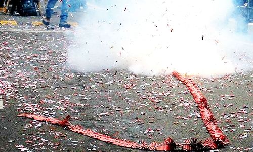 வேலூரில் வழிபாட்டுதலம், ஆஸ்பத்திரி அருகில் பட்டாசு வெடிக்க தடை