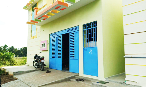 ரேசன் கடை ஊழியர் வீட்டில் ரூ.2 லட்சம், நகை கொள்ளை