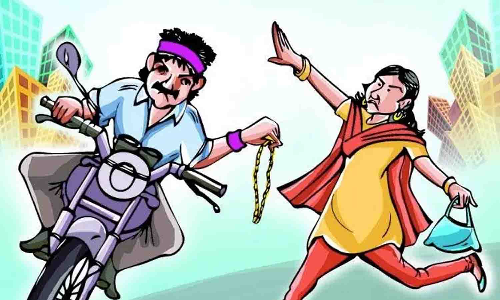 பல்லடம் அருகே பெண்ணிடம் 3 பவுன் நகை வழிப்பறி