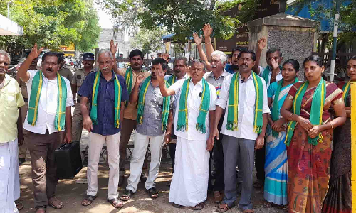 பல்லடம் தாலுகா அலுவலகத்தில் போராட்டம் நடத்திய 15 பேர் கைது