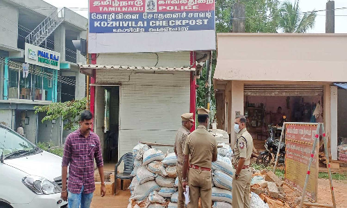 குமரி எல்லை பகுதியில் உள்ள கோழிவிளை, சூழால் சோதனை சாவடியில் மாவட்ட போலீஸ் சூப்பிரண்டு ஆய்வு