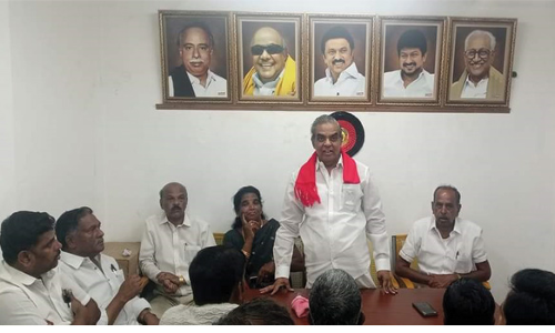 குன்னூரில் தி.மு.க. நகர கூட்டம்