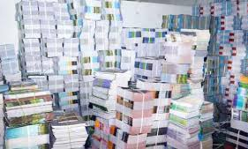 மாணவர்களுக்கு 2-ம் பருவ பாடப்புத்தகங்கள்