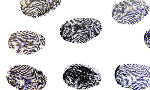 ஈரோடு ரெயில் நிலையத்தில் இரவில் தங்கும் 30 பேரின் கைரேகைகள் பதிவு