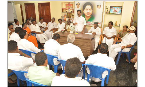 கிருஷ்ணகிரி கிழக்கு மாவட்ட   அ.தி.மு.க. ஆலோசனை கூட்டம்