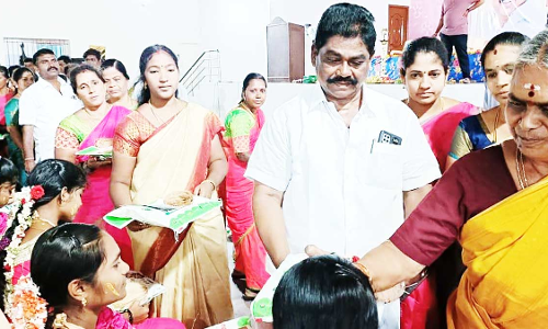 கர்ப்பிணிகளுக்கு சீர் வரிசை பொருட்கள்