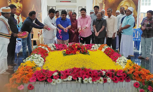 அப்துல் கலாம் 91-வது பிறந்த நாள்: ராமேசுவரம் நினைவிடத்தில் அரசு சார்பில் மரியாதை