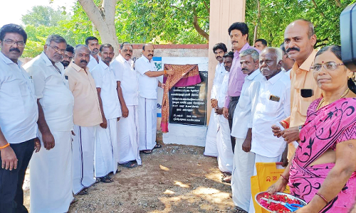 கோவில்பட்டி அருகே பேவர் பிளாக் சாலை திறப்பு: பாராளுமன்ற தேர்தலில் 40 தொகுதிகளிலும் அ.தி.மு.க. வெற்றி பெறும் - கடம்பூர் ராஜூ எம்.எல்.ஏ. பேட்டி