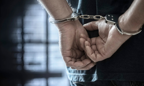 லாட்டரி சீட்டு விற்ற 2 பேர் கைது