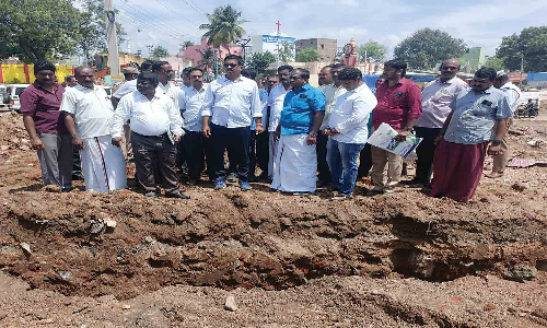 குடியாத்தம் கவுண்டன்யா மகாநதி ஆற்றில் தற்காலிக தரைப்பாலம் சீரமைக்கும் பணி