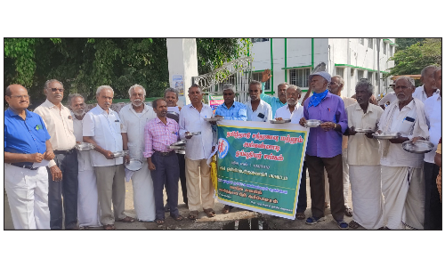 சத்துணவு-அங்கன்வாடி ஓய்வூதியர் சங்கத்தினர் ஆர்ப்பாட்டம்