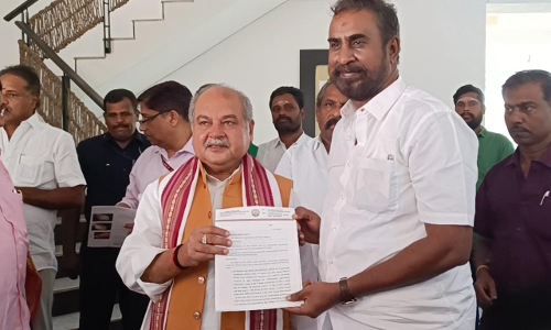 கொப்பரை தேங்காய்க்கு கிலோவுக்கு ரூ.150 வழங்க வேண்டும்-மத்திய வேளாண் மந்திரியிடம் எஸ்.பி. வேலுமணி வலியுறுத்தல்