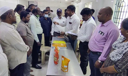 தரமான தீபாவளி இனிப்புகளை தயாரிக்க வேண்டும்- கடைக்காரர்களுக்கு அதிகாரிகள் அறிவுரை