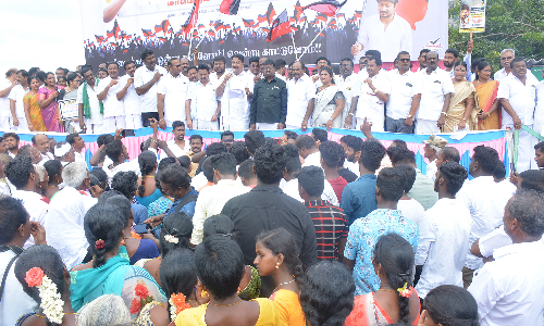 கிருஷ்ணகிரியில்  இந்தி திணிப்பை எதிர்த்து கண்டன ஆர்ப்பாட்டம்  -மதியழகன் எம்.எல்.ஏ. தலைமையில் நடந்தது