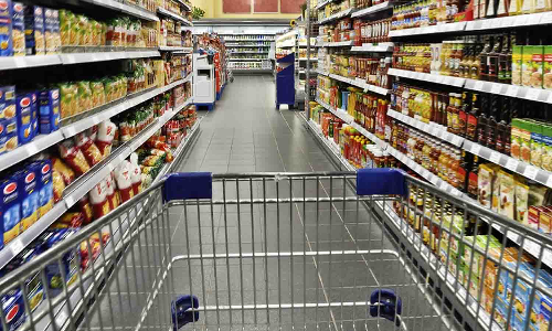 வடமாநில தொழிலாளர்கள் வாங்குவதால்  சூடுபிடிக்கும் பாக்கெட் மளிகை பொருட்கள் விற்பனை