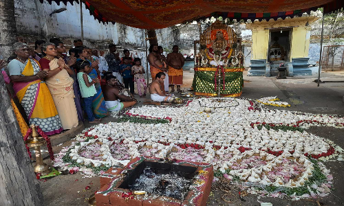 புரட்டாசி திருவாதிரையையொட்டி கன்னியாகுமரி குகநாதீஸ்வரர் கோவிலில் 1008 சங்காபிஷேகம்