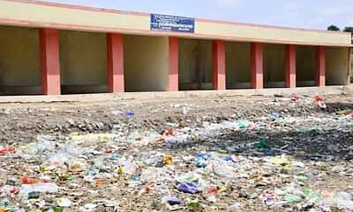 மீன் கடைகள் திறக்காமல் இழுத்தடிப்பு