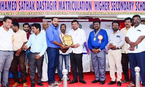 தன்னார்வலருக்கு விருது