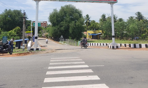 கீழடி அகழ்வாராய்ச்சி காண வருபவர்களுக்கு நிழற்குடை-கழிவறை வசதி அமைக்க கோரிக்கை