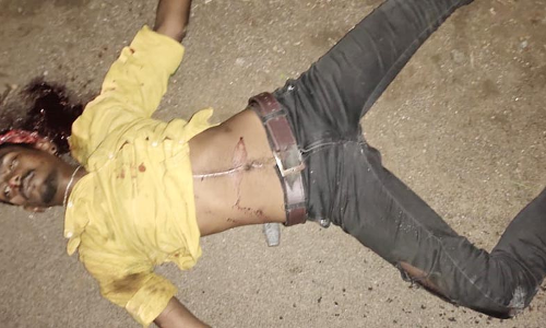 தடுப்பு கம்பியில் பைக் மோதி வாலிபர் பலி