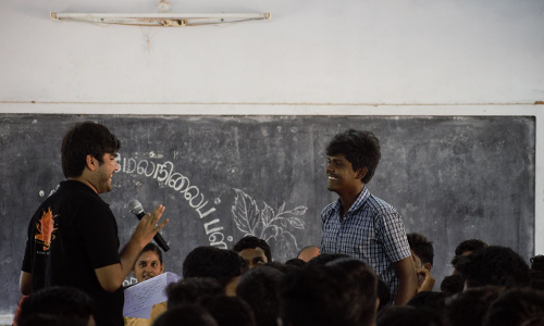 அரசு பள்ளி மாணவர்களுக்கு முதன்மை தேர்வு பயிற்சி வகுப்பு