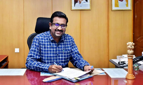 கரையோர மக்கள் பாதுகாப்பாக இருக்க வேண்டும்- கலெக்டர் வேண்டுகோள்