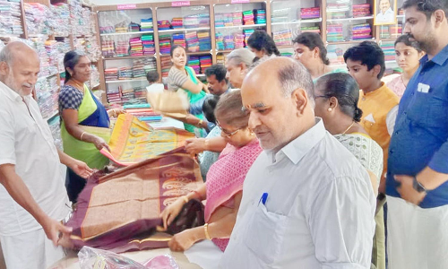 தீபாவளியை முன்னிட்டு கோ-ஆப்டெக்ஸ்சில் விற்பனை மும்முரம்