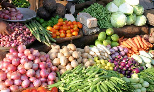 முத்தூா் ஒழுங்குமுறை விற்பனைக்கூடத்தில்   2.80 டன் வேளாண் விளைபொருட்கள் விற்பனை