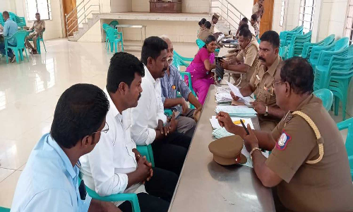 குளச்சலில் போலீஸ் சார்பில் குறை தீர்க்கும் முகாம்