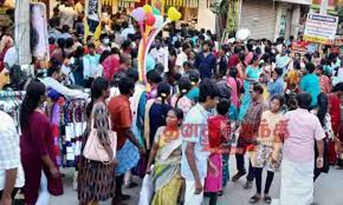 கரூர் ஜவகர்பஜாரில் குவிந்த பொதுமக்கள்